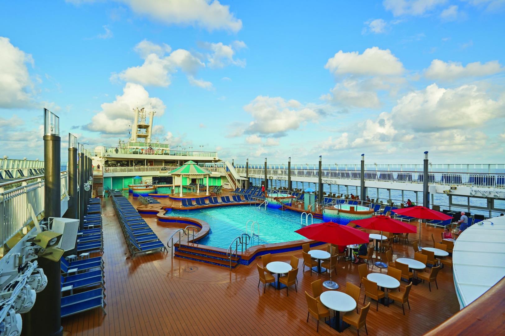 14-day Cruise to Transatlantic: Bahamas, Spain & Bermuda from Barcelona, Spain on Norwegian Pearl